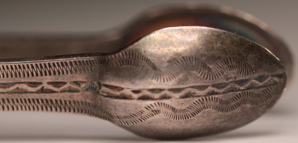 UK early 1800s silver sugar tongs hallmarked Richard Ferris (Exeter) UK early 1800s silver sugar tongs hallmarked Richard Ferris (Exeter)