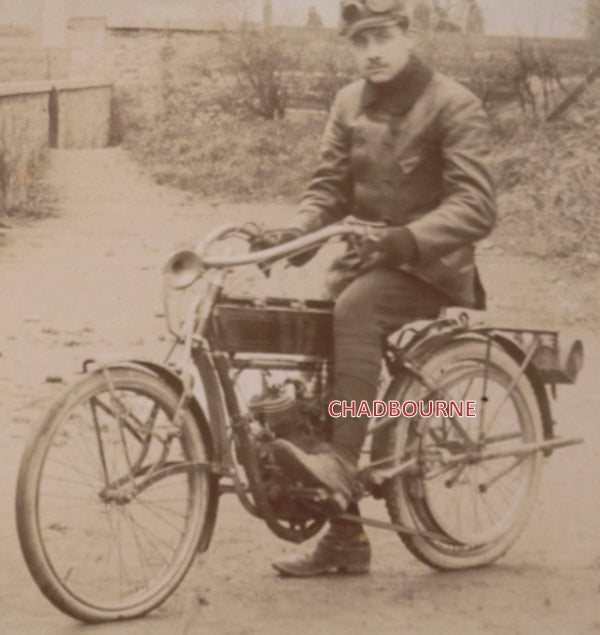 c. 1910s France carte postale photo homme sur motocyclette