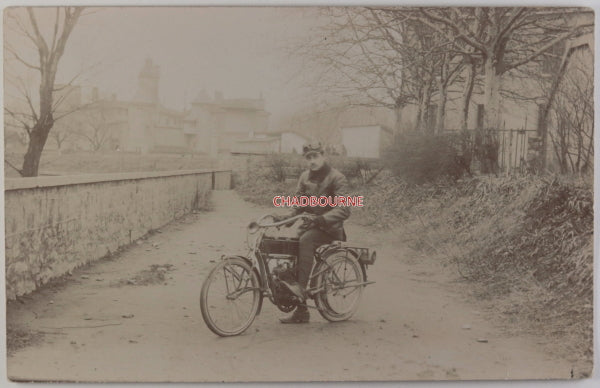 c. 1910s France carte postale photo homme sur motocyclette