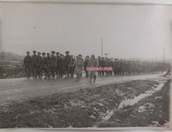 WW1 France photo of English relief troops arriving at  Front