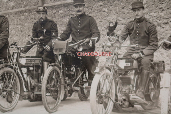 c.1915 France CPA, photo 5 hommes sur motocyclettes