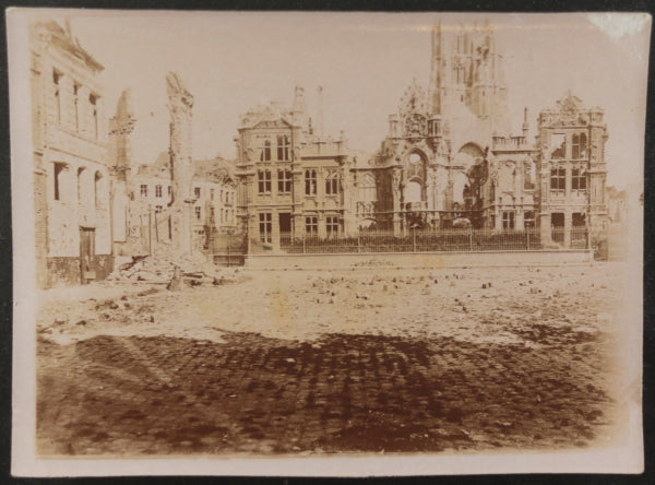 Guerre 14-18 France Arras photo ruine du beffroi