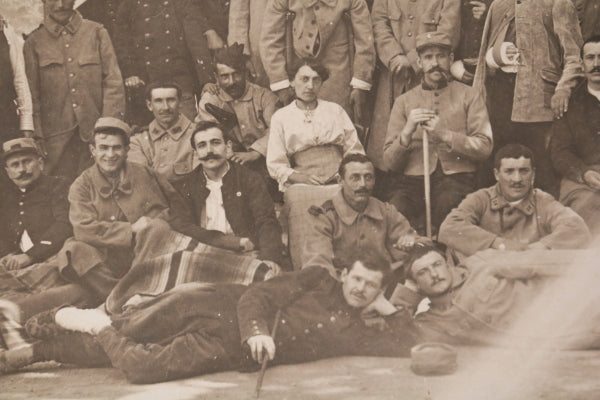 Guerre 14-18 France, carte postale photo soldats blessés l'hôpital