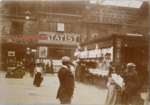1901 photo interior of Victoria train station, London UK