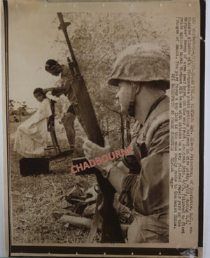 1967 Vietnam War press photo Quảng Tri sweep by US Marines
