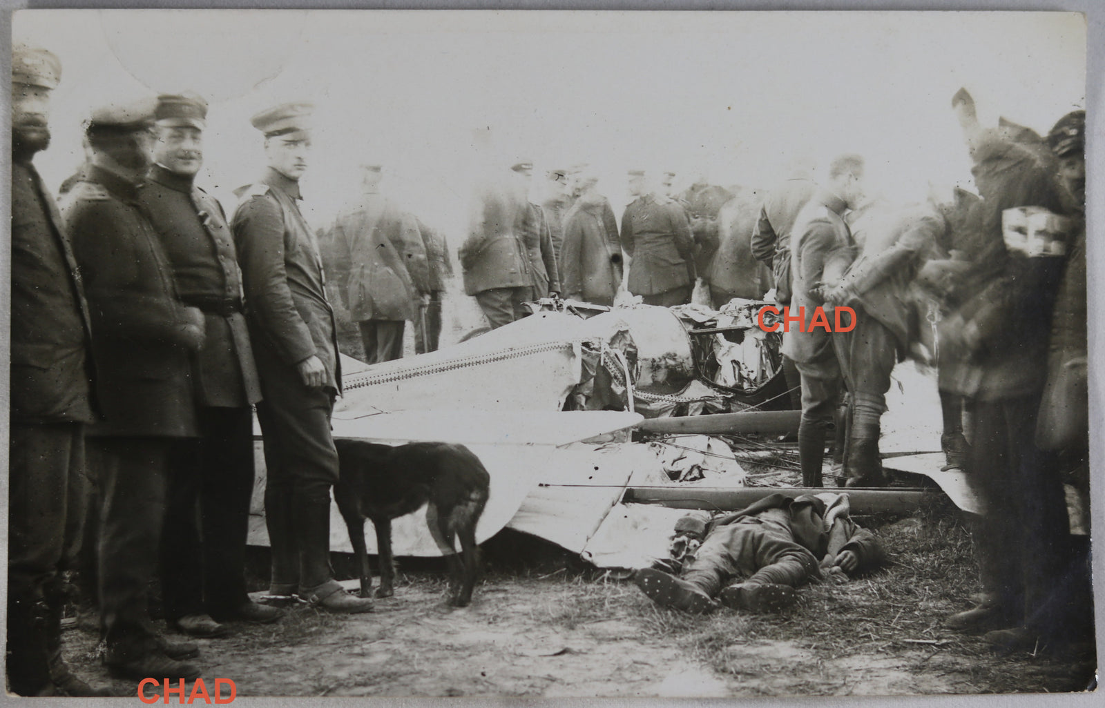 CPA Guerre 14-18 photo épave avion Wavrin