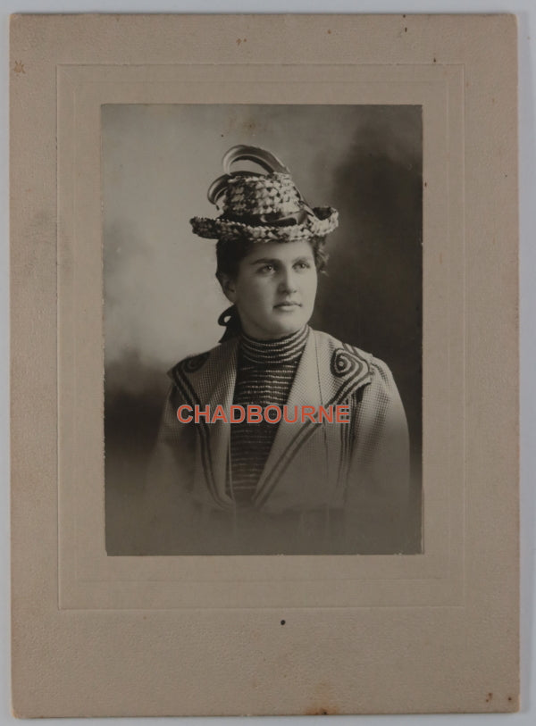 Canada early 1900s photo, well dressed lady (T.Eaton Gallery Toronto)