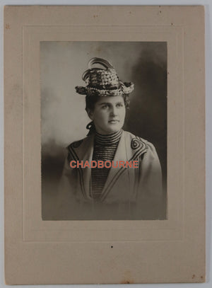 Canada early 1900s photo, well dressed lady (T.Eaton Gallery Toronto)