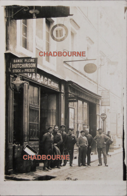 Carte postale, photo un garage/atelier en France c. 1920