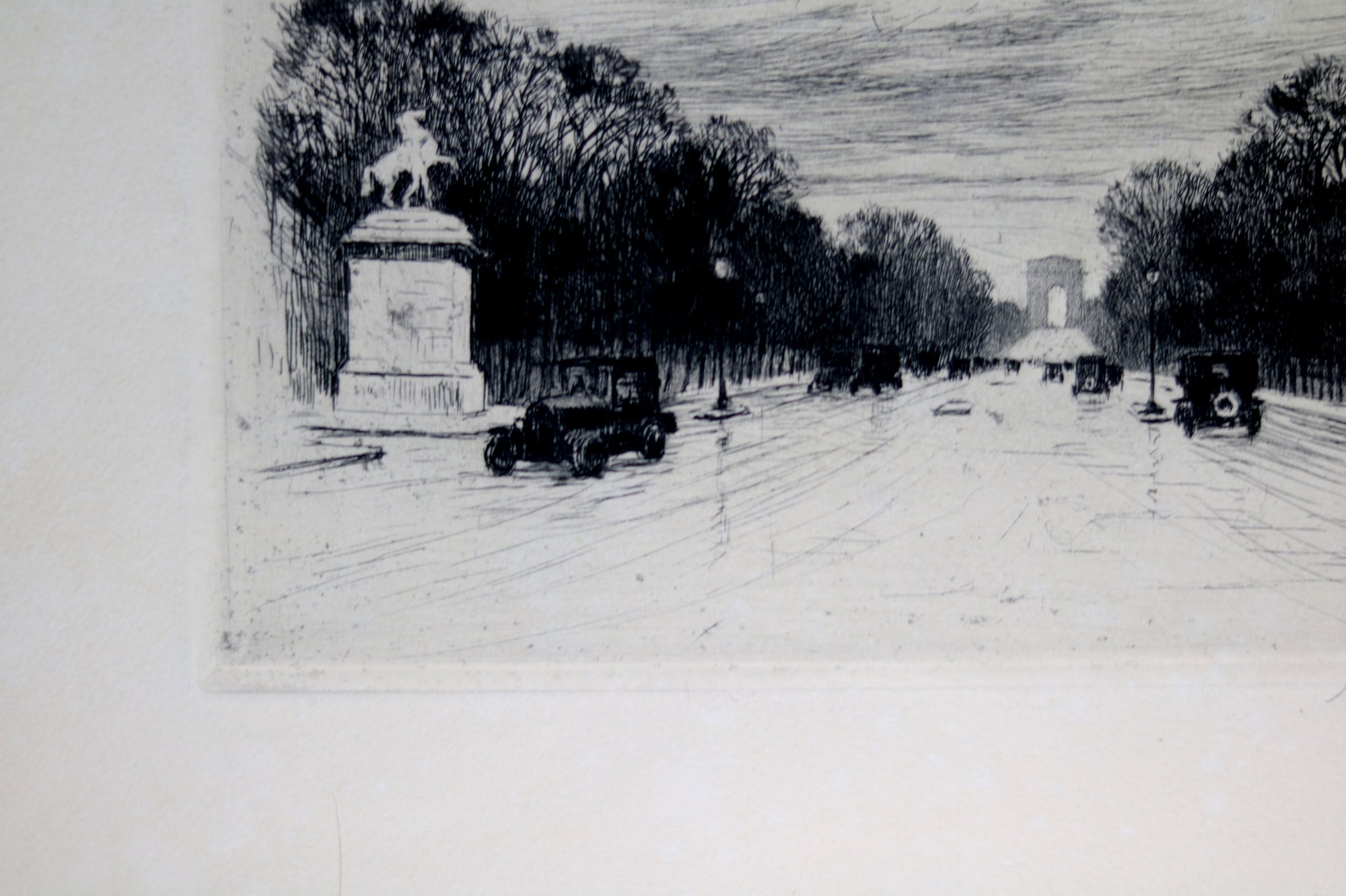 Gravure du Champs Elysée Paris, par Henri Jourdain @1920 Gravure du Champs Elysée Paris, par Henri Jourdain @1920