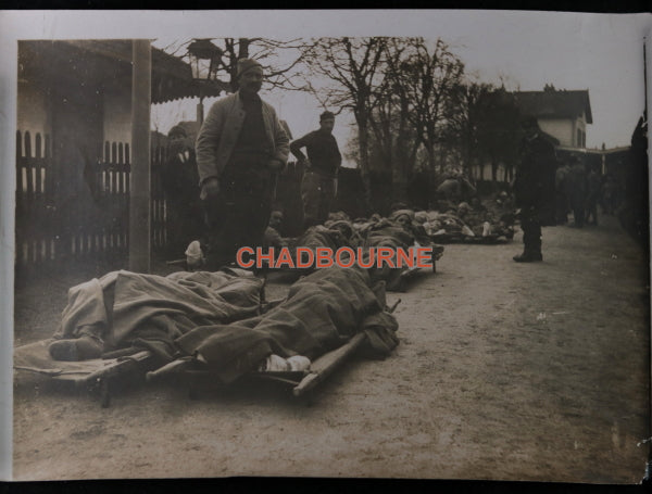 Guerre 14-18 France militaires blessés et morts sur civières