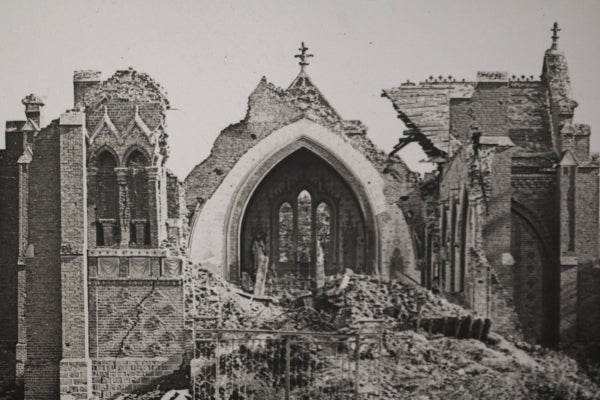 Guerre 14-18 France photo ruines d'une église