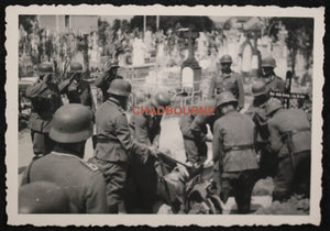 Guerre 39-45 deux photos enterrement soldat allemand Caudebec France