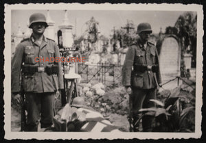 Guerre 39-45 deux photos enterrement soldat allemand Caudebec France