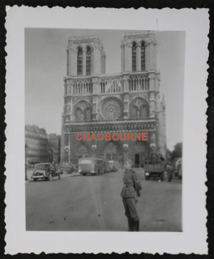 Guerre 39-45 photo soldats allemands devant Notre-Dame Paris
