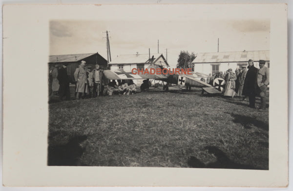 Guerre 14-18 CPA photo avion Allemand capturé et poilus c.1917
