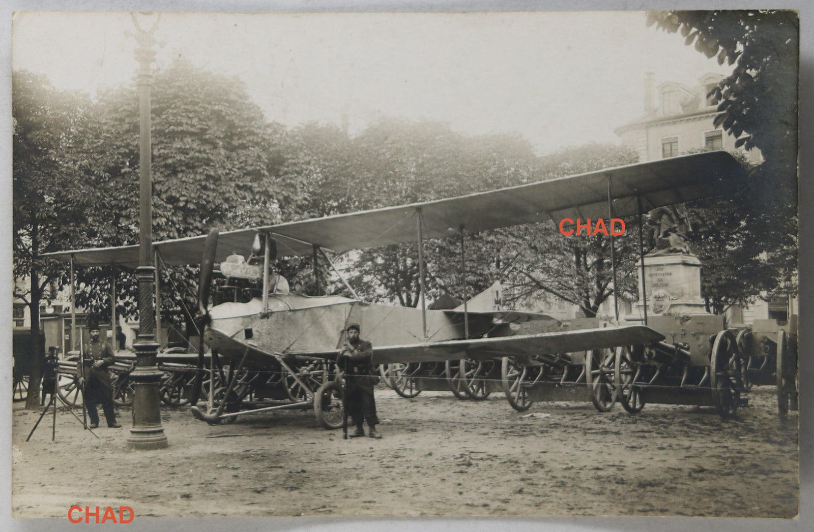 Guerre 14-18 CPA photo avion allemand et canons capturés à Belfort