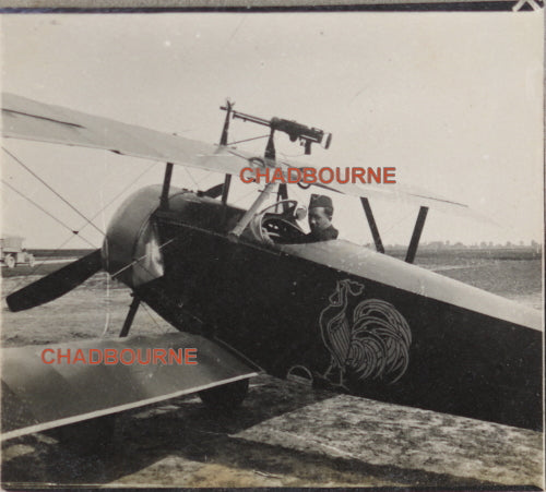 Guerre 14-18 France  photo pilote francais dans biplan, escadrille N62