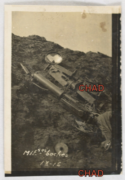 Guerre 14-18 photo 1916 mitrailleuse boche abandonnée (Somme)