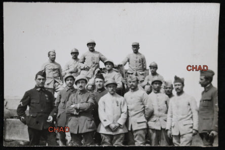 Guerre 14-18 photo 1916 soldats français avec médailles