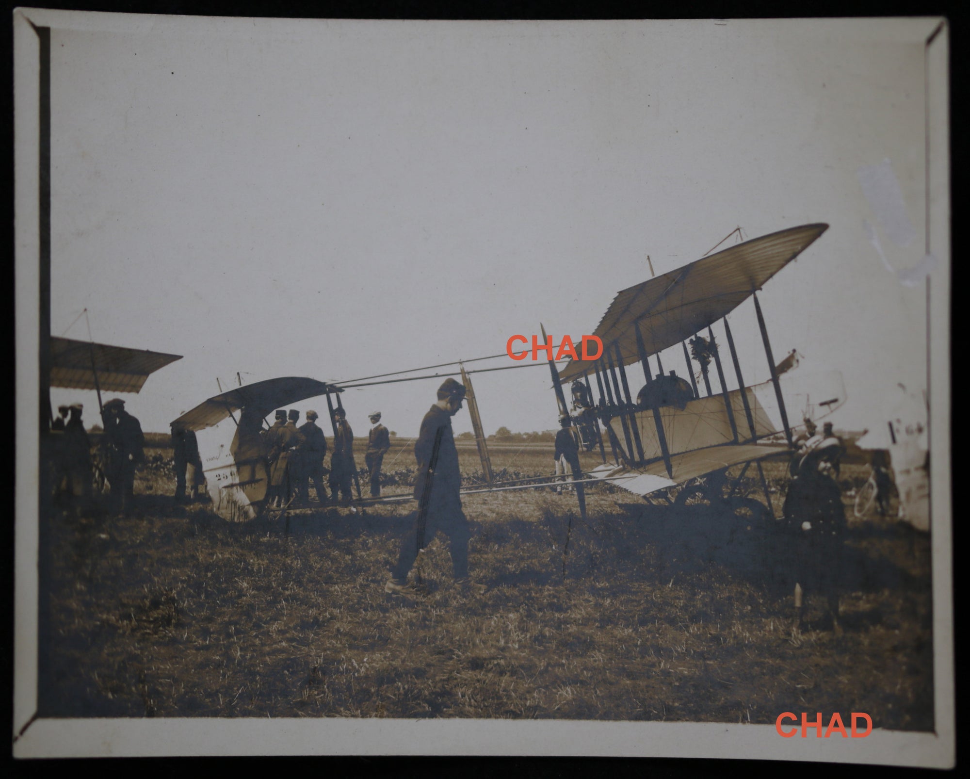 Guerre 14-18 photo biplan Farman française à un aérodrome