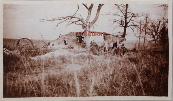 Guerre 14-18 photo tank allemand MARK (Beutepanzer) près Reims 1918
