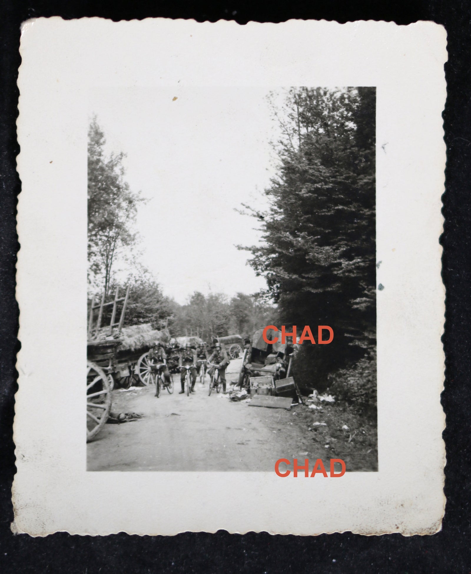 Guerre 39-45 photo convoi  réfugiées de la guerre France Montmirail @1940