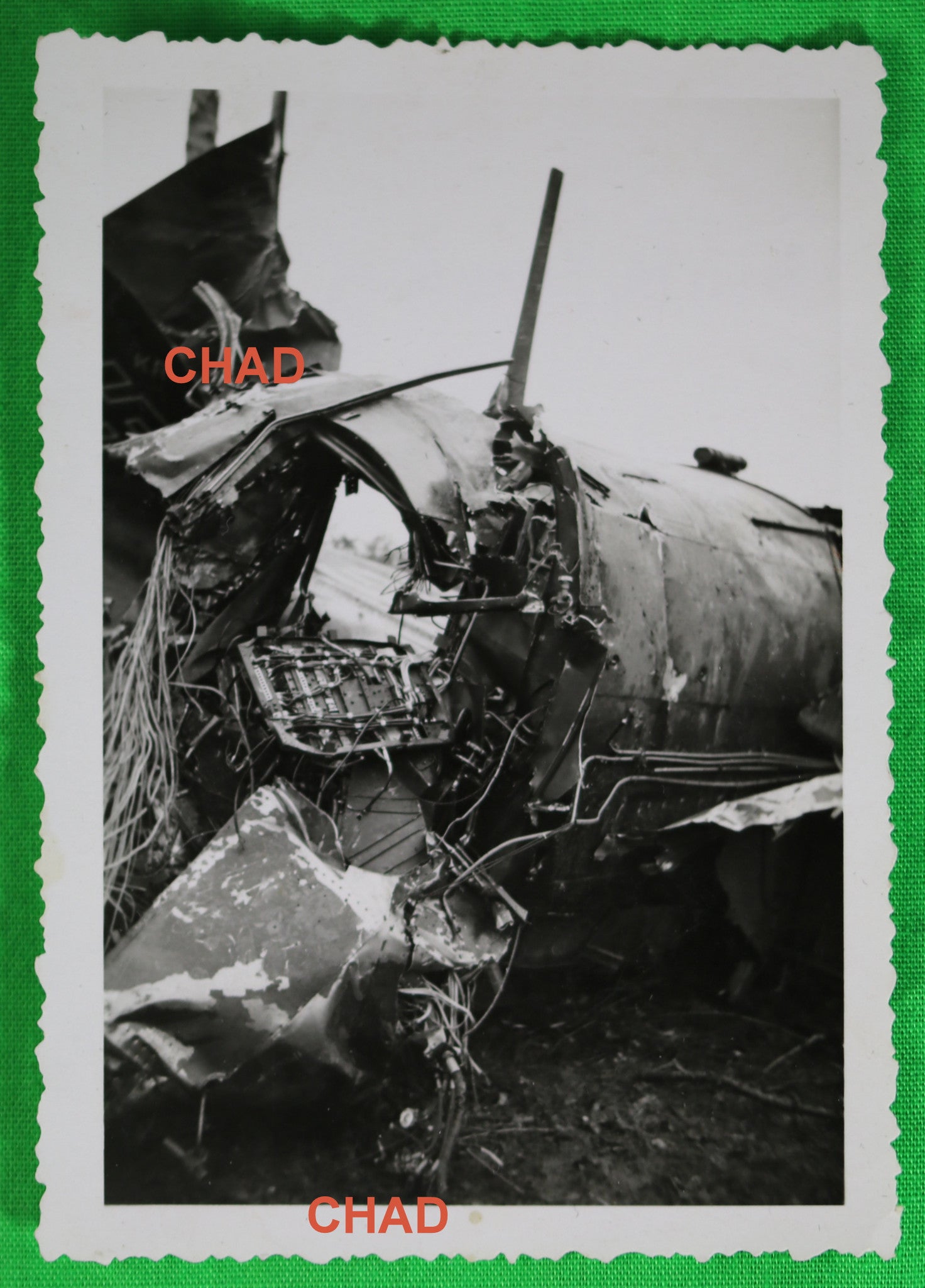 Guerre 39-45 photo épave avion allemande JU-88 proche Clermont