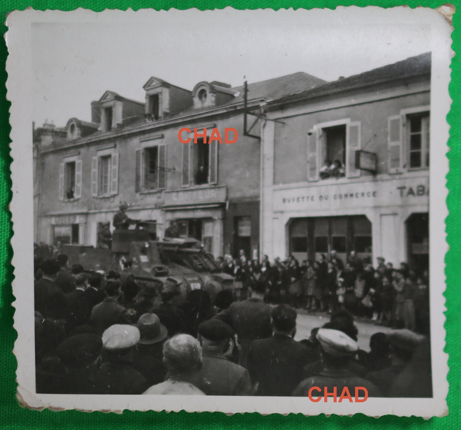 Guerre 39-45 photo parade militaire Luçon France 1945