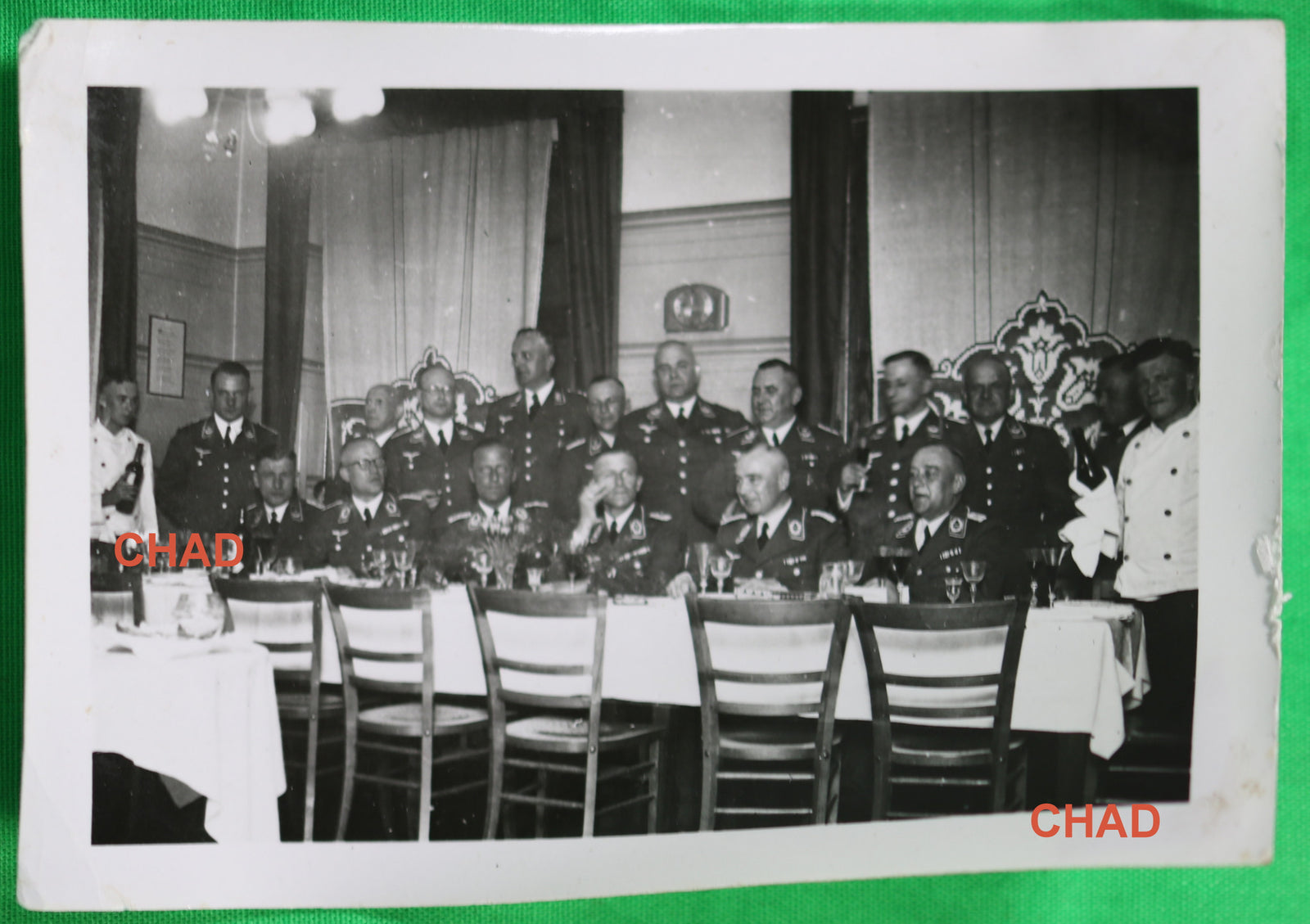 Guerre 39-45 photo réunion officiers allemands à Bigaré (Mayenne)