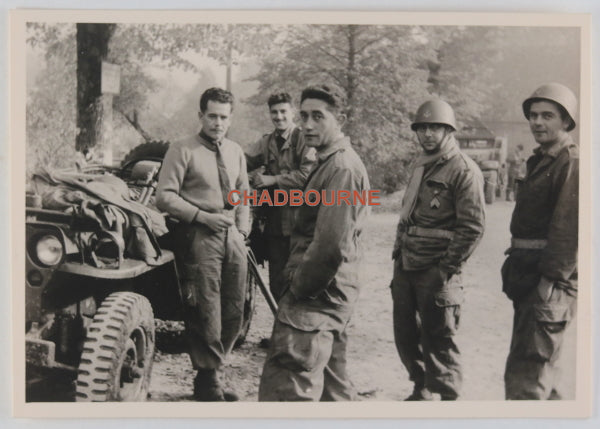 Guerre 39-45 photo soldats français 2e division blindé avec jeep 1944 Guerre 39-45 photo soldats français 2e division blindé avec jeep 1944