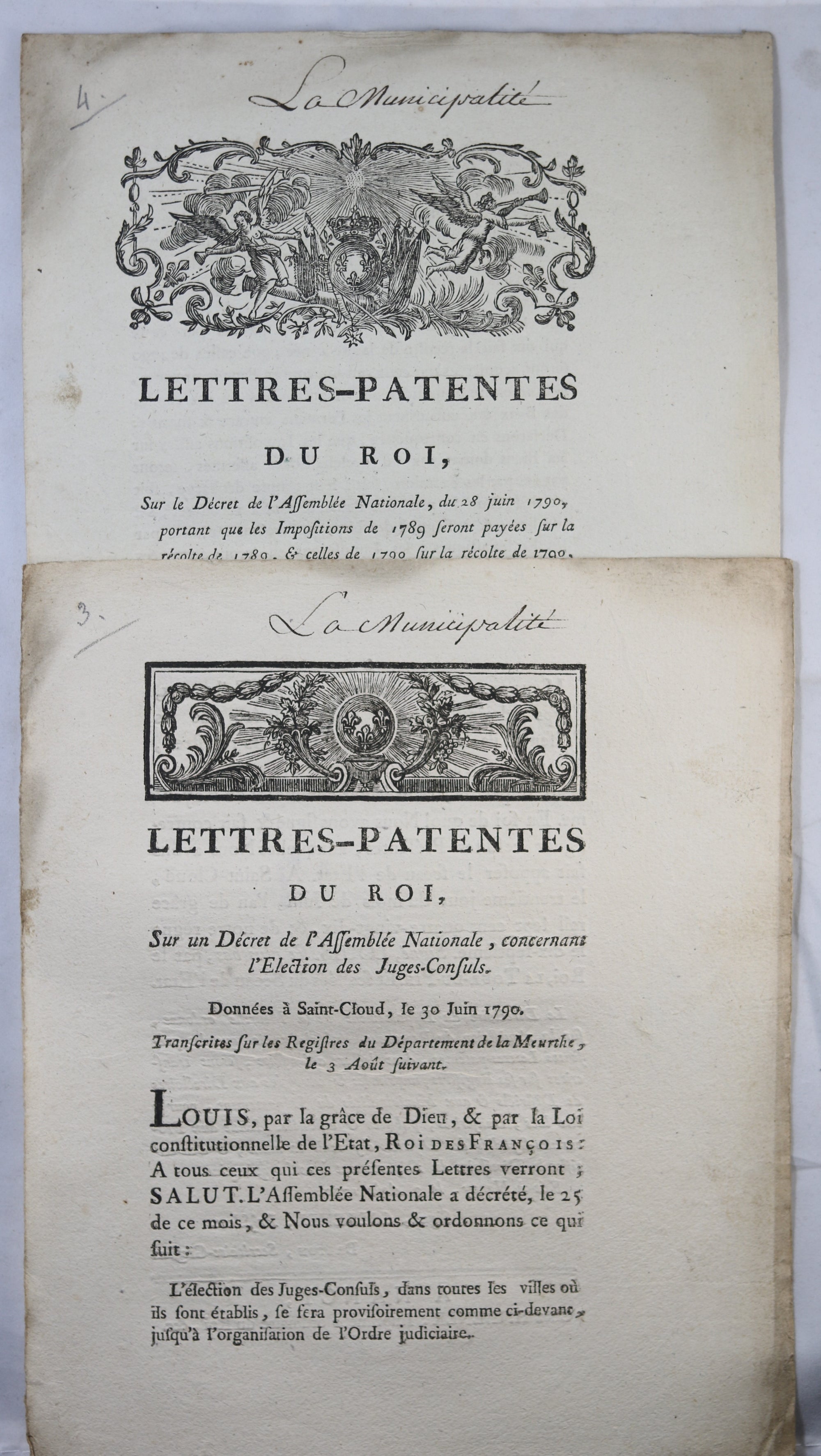 Lot de 5 décrets révolutionnaires avec entêtes 1789-1790 (Louis XVI)