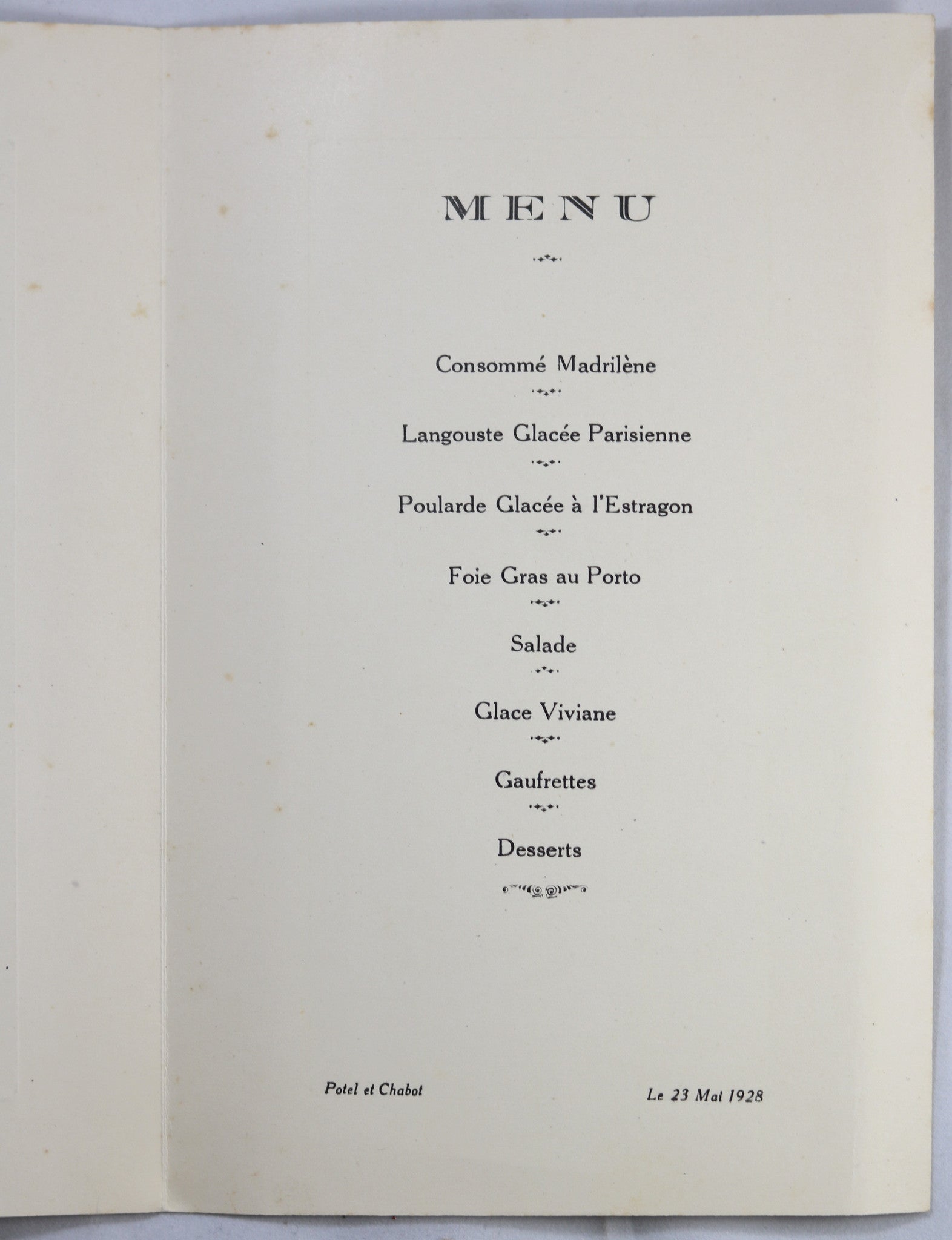 Menu Potel-Charton de 1928 avec portrait Art-Deco 