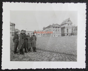 Photo Guerre 39-45 soldats allemands Cour de Versailles (1940-44)
