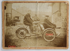 Photo @1920 three-wheel motorcycle  motocyclette a trois roues