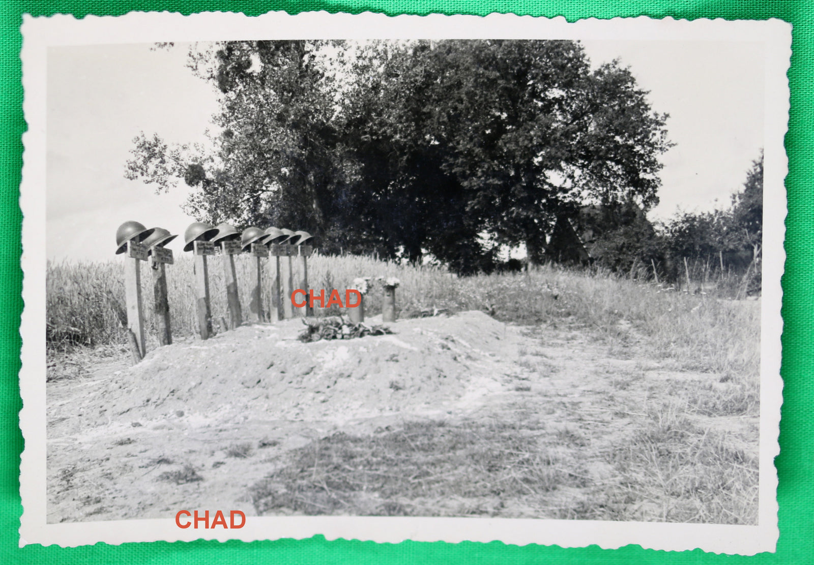 Photo Guerre 39-45 Tombes soldats francais morts dans la  Loire @1940