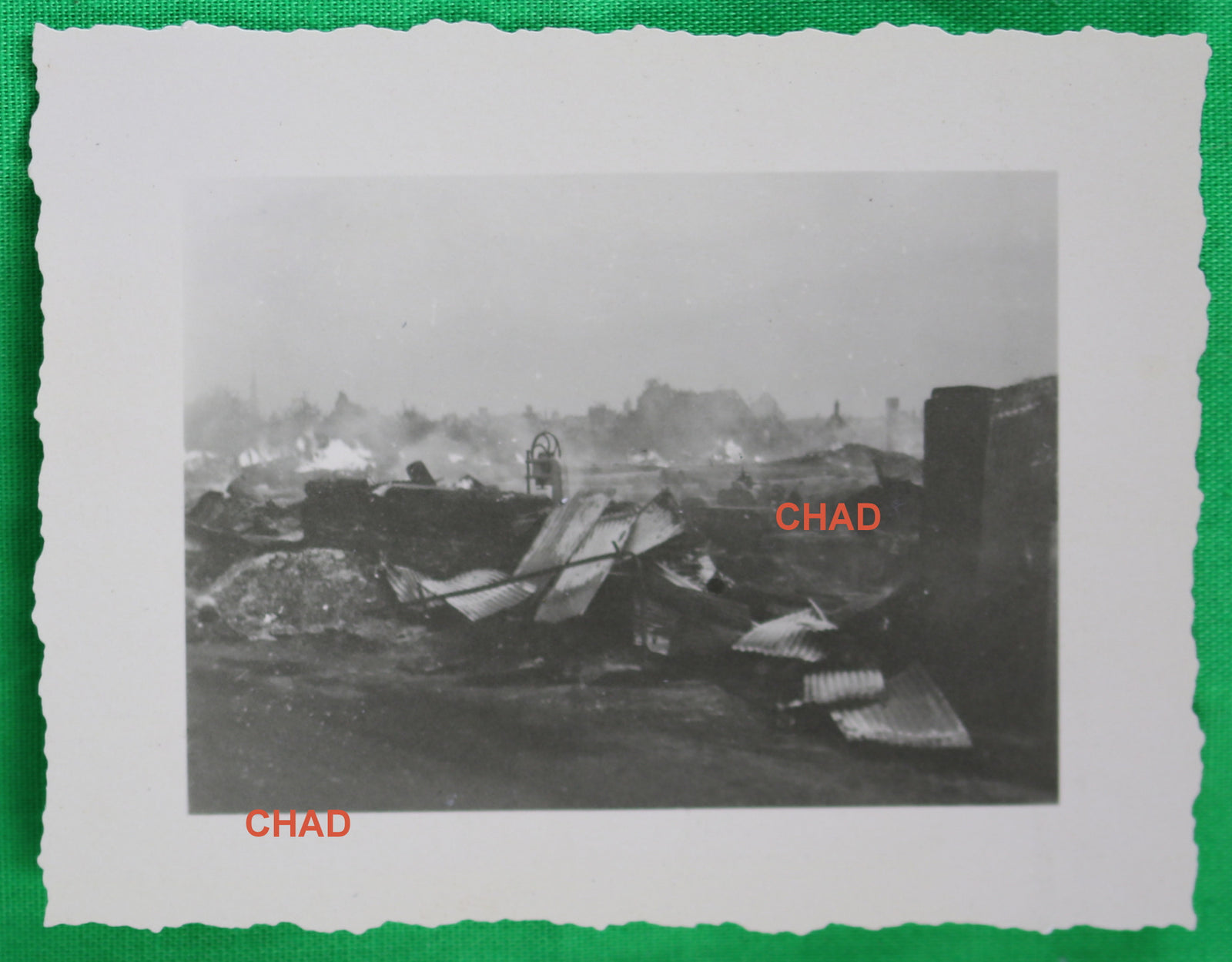 Photo Guerre 39-45  WW2 ruines de Grandvilliers (Oise) Juin 1940