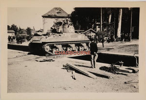 Photo Guerre 39-45 char Américain traverse pont Dijon (1944)