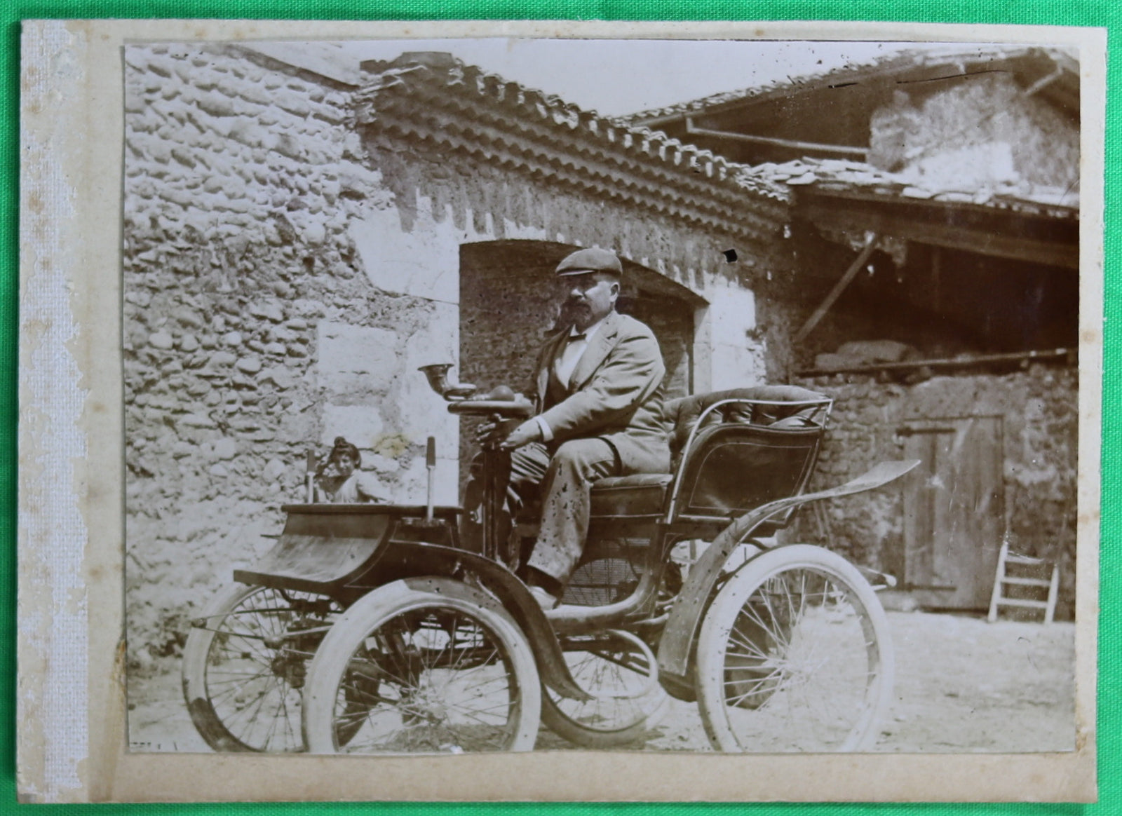Photo of vintage car @1900s