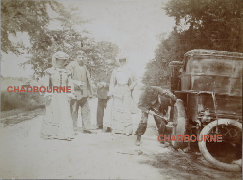 Photo réparation de roue  - années 1920 sud de France