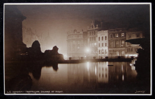 Postcard Trafalgar Square at night (London UK) c.1910s