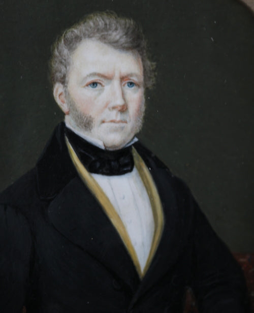 Regency hand painted miniature portrait of seated gentleman, early 19th century