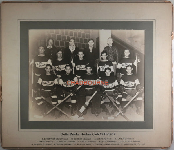 Toronto, team photo of the 1931-32 Gutta Percha Hockey Club