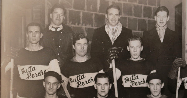 Toronto, team photo of the 1931-32 Gutta Percha Hockey Club