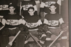 Toronto, team photo of the 1931-32 Gutta Percha Hockey Club