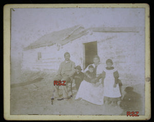 Vintage photo of Aboriginal family (Fort Pelly, Sask?) early 1900s