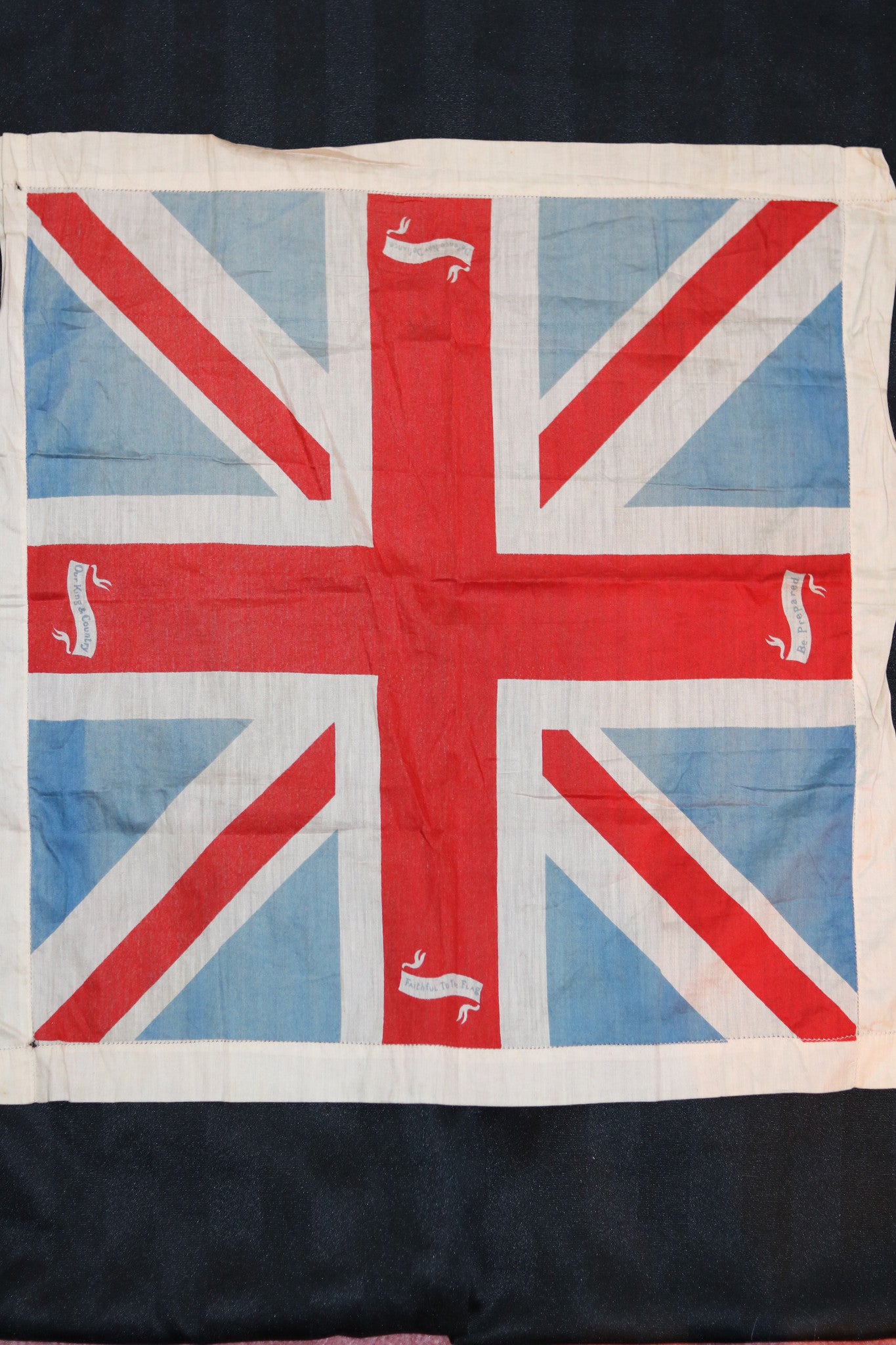 WW1 UK patriotic handkerchief with slogans