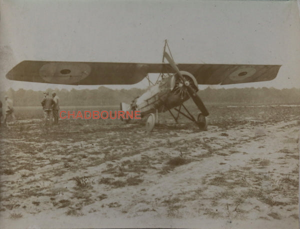 WW1 photo of English aviator and a Morane-Saulnier plane