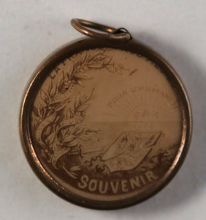 WW1 souvenir peace locket (French) with image King George V