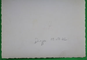 1942 photo abandoned Canadian gear / materiel Canadien